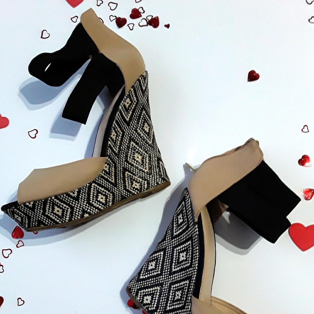 Bamboo Pompey-37 Wedge Sandals